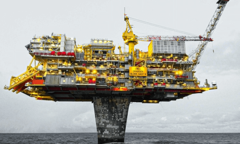 Oil and Natural Gas Rally as Middle East Ignites and Dollar Tumbles